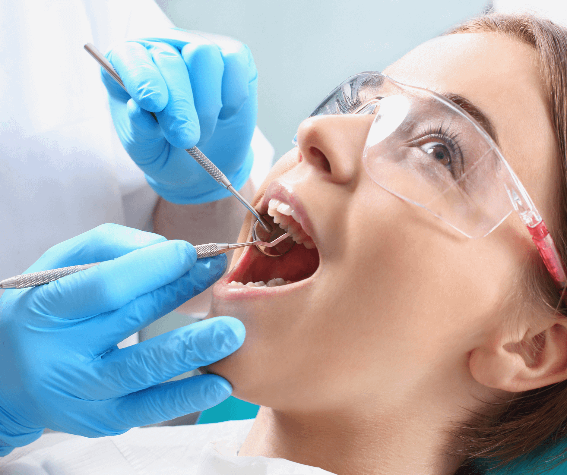 Nettoyage dentaire et examen de routine -  image
